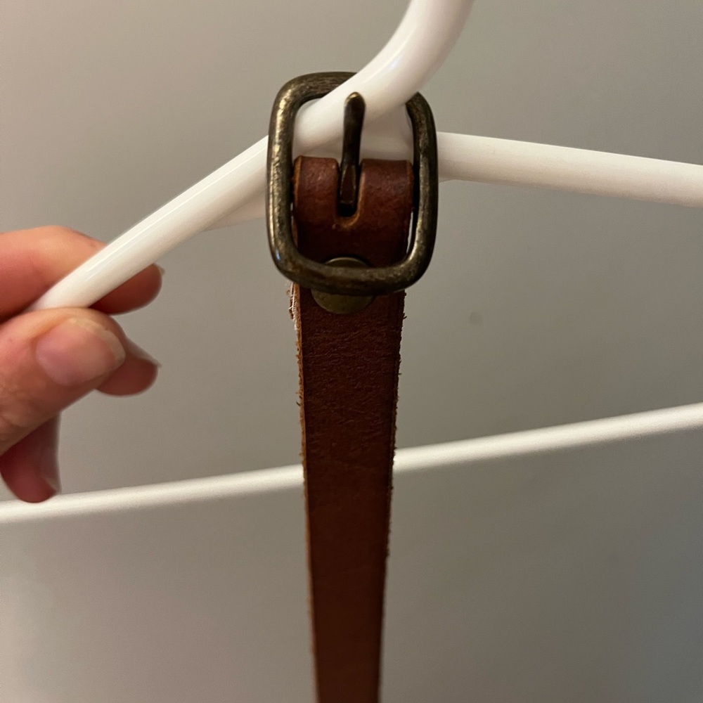 Worn Gap Thin Brown Leather Belt with Brass Hardware -Size M